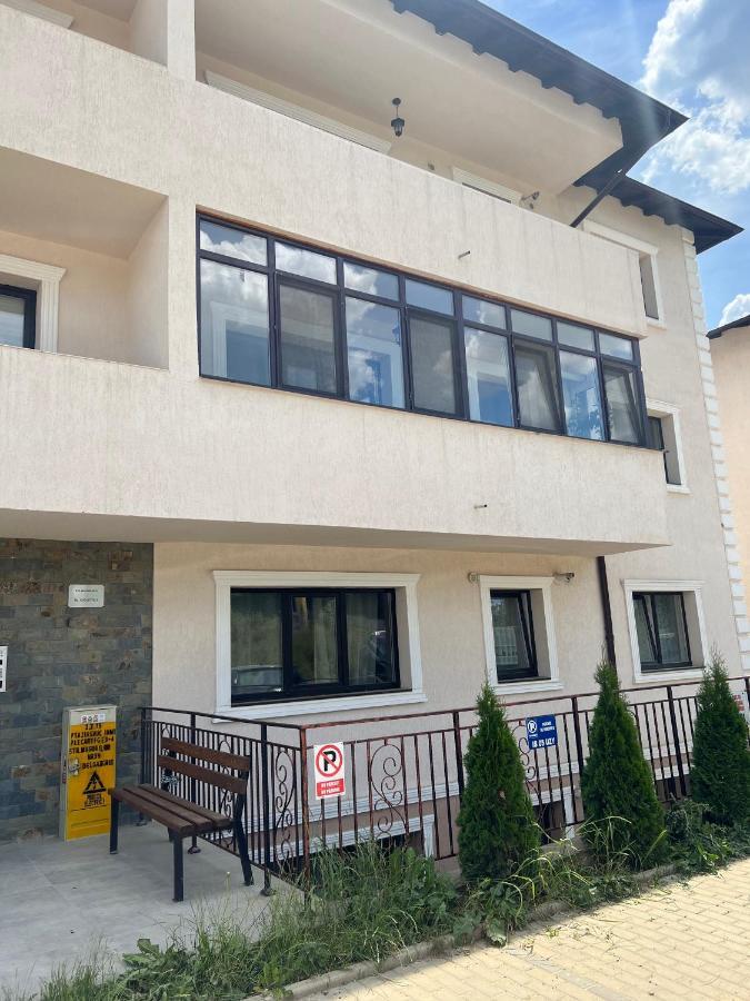 Ella Doo Apartament - 15 Min De Palas Hlincea Exterior photo